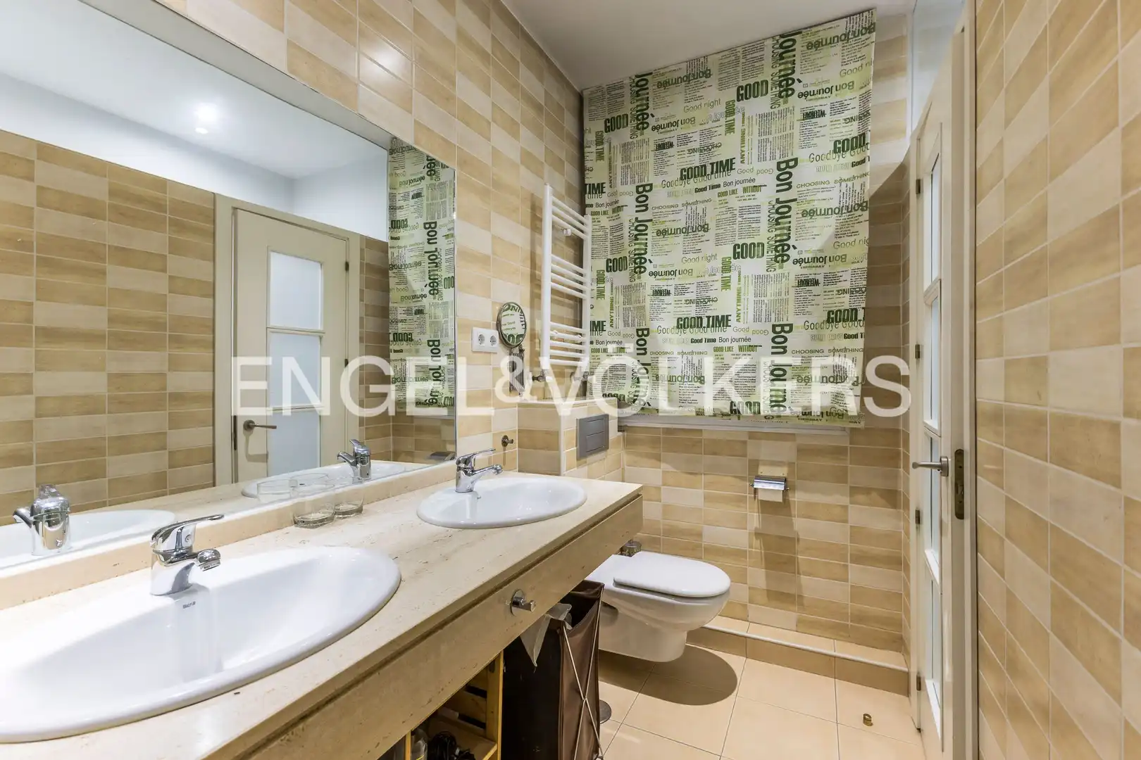Badezimmer von Wohnung zum Verkauf in Madrid mit Heizung