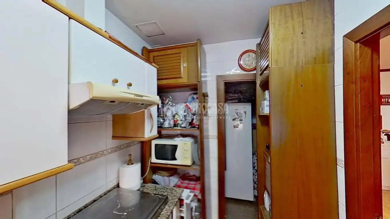 Cocina de Piso en venta en Manresa con Terraza, Trastero y Amueblado