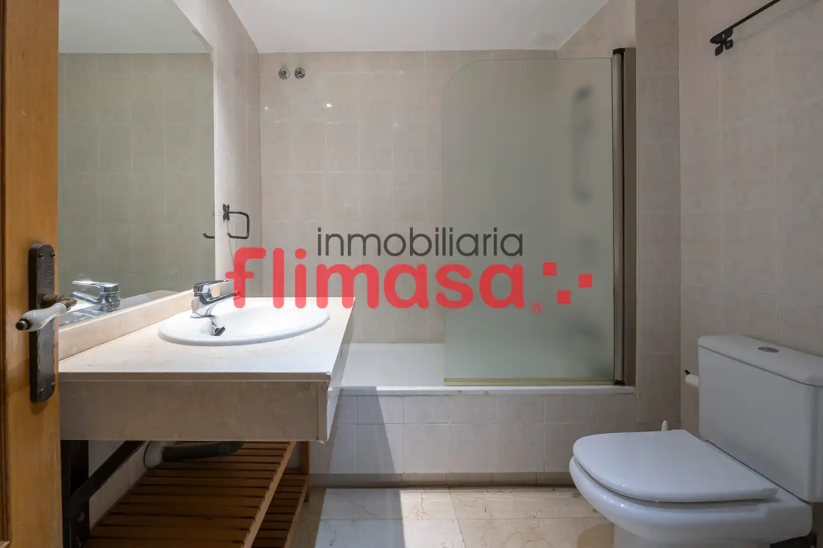 Bany de Apartament en venda en Villaviciosa de Odón amb Aire condicionat, Terrassa i Piscina comunitària