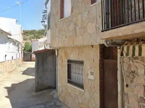 Vista exterior de Casa adosada en venta en Valdeobispo con Trastero y Amueblado