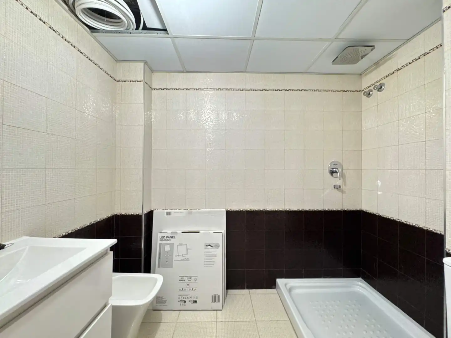 Baño de Piso en venta en Gandia con Aire acondicionado, Terraza y Balcón