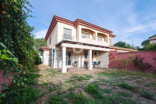 Casa adosada en Venta en Soto de Vistahermosa