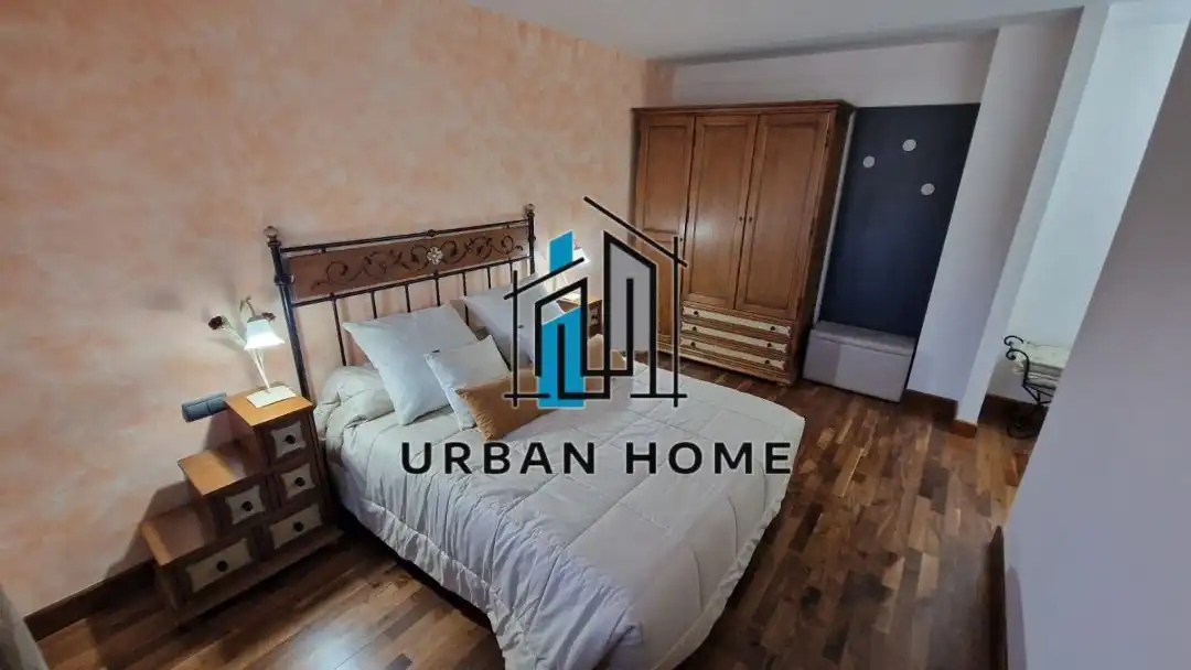 Bedroom of Houses for sale in León Capital   with Heating, Private garden and Terrace