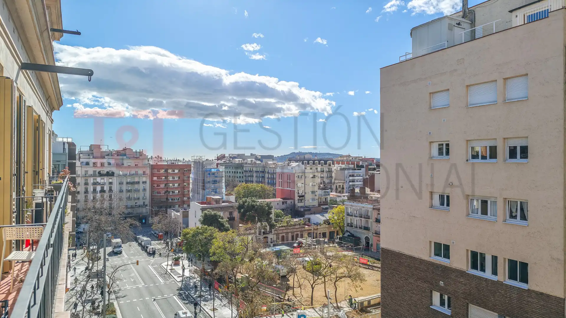 Exterior view of Flat for sale in  Barcelona Capital  with Heating, Oven and Balcony