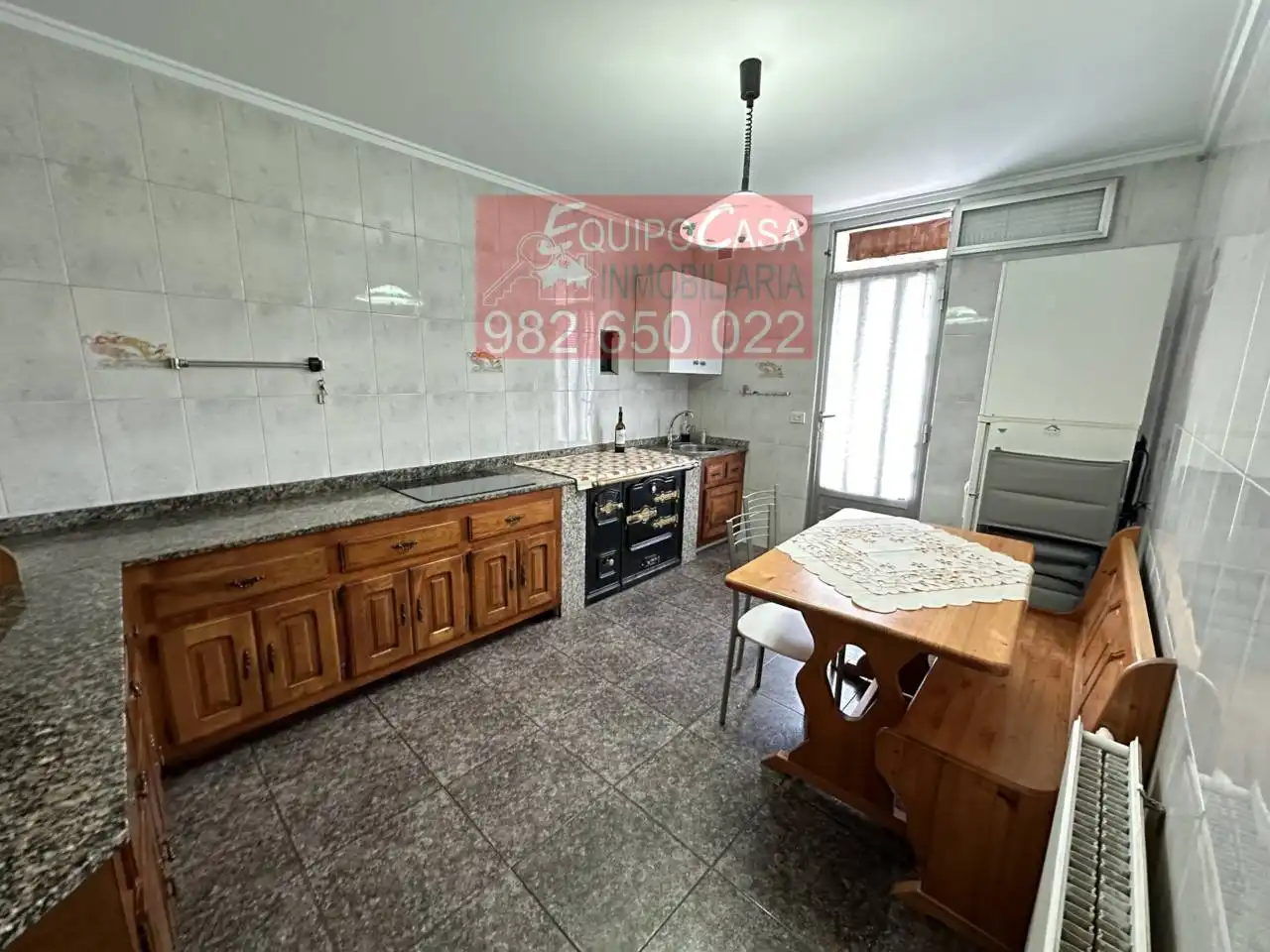 Cocina de Casa o chalet en venta en Lugo con Calefacción, Jardín privado y Parquet