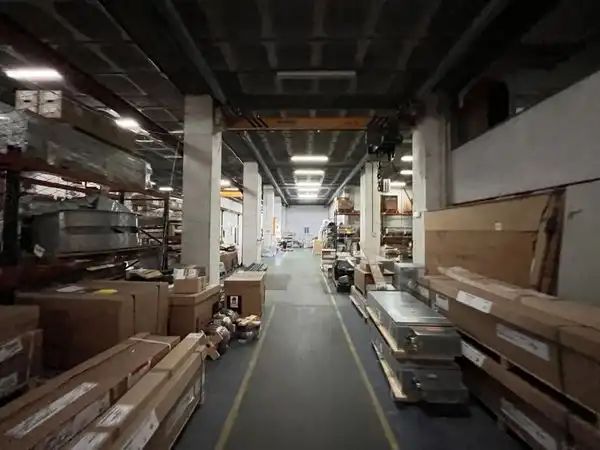 Nave industrial en venta en L'Hospitalet de Llobregat con Calefacción y Alarma