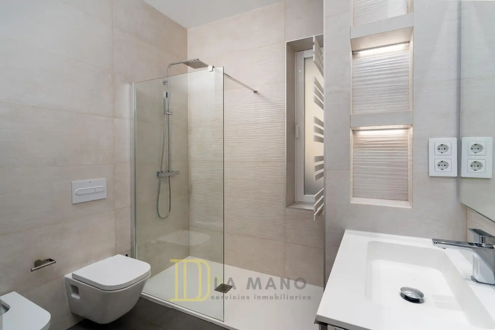 Baño de Piso en venta en Madrid con Aire acondicionado, Calefacción y Terraza