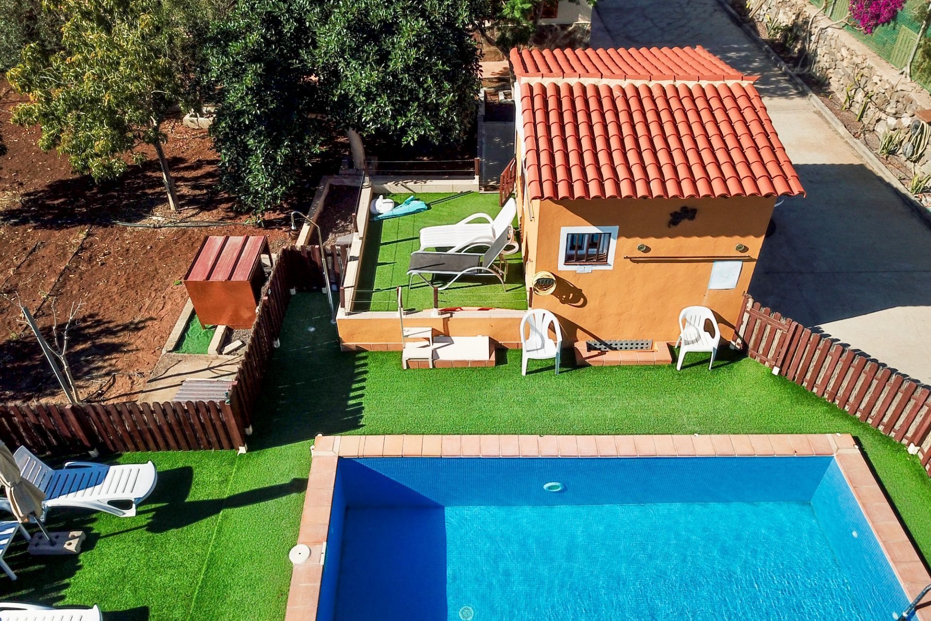 Swimming pool of Land for sale in San Miguel de Abona