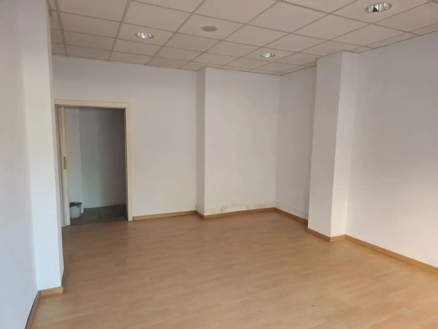 Local comercial en venda a Corts Catalanes, imagen 3