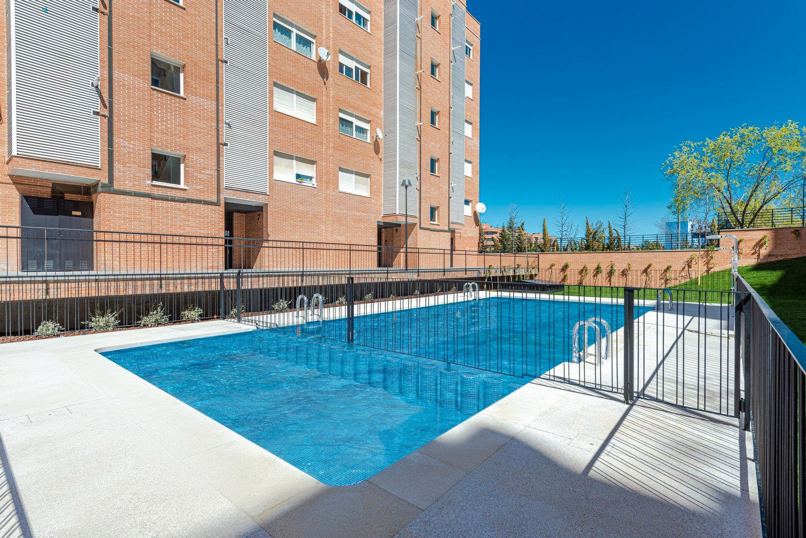 Swimming pool of Flat to rent in  Toledo Capital  with Parquet flooring