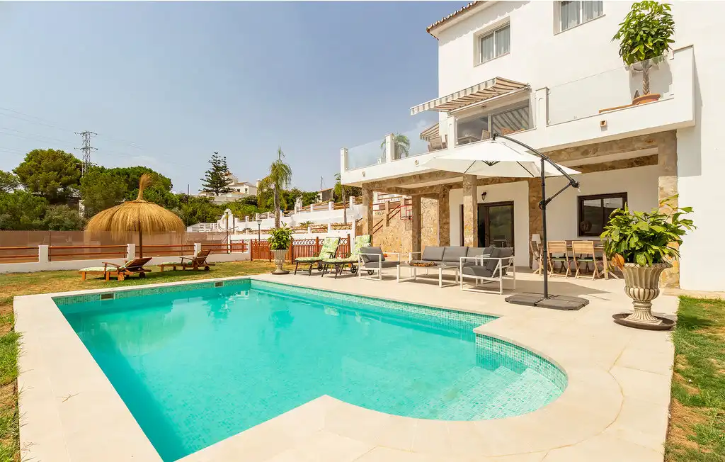 Piscina de Casa o xalet en venda en Vélez-Málaga amb Aire condicionat, Jardí privat i Terrassa