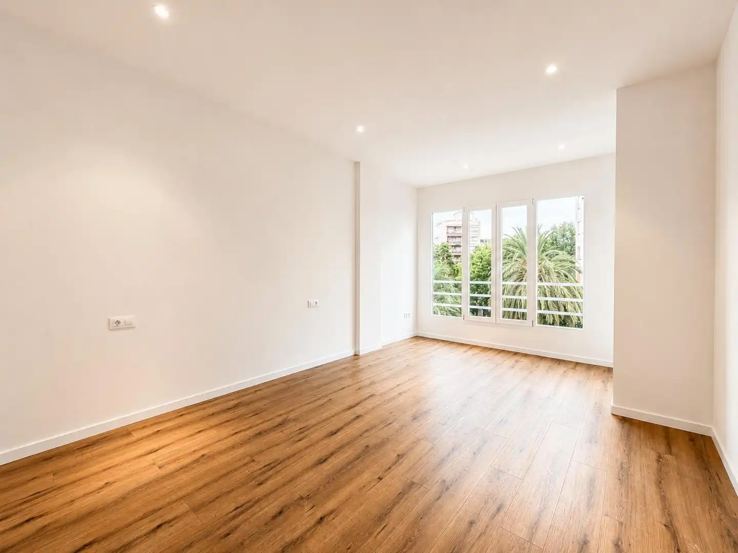Bedroom of Flat for rent in Valencia  with Air Conditioner, Heating and Parquet flooring