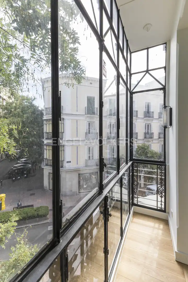 Außenansicht von Wohnung zur Miete in Barrio de Salamanca