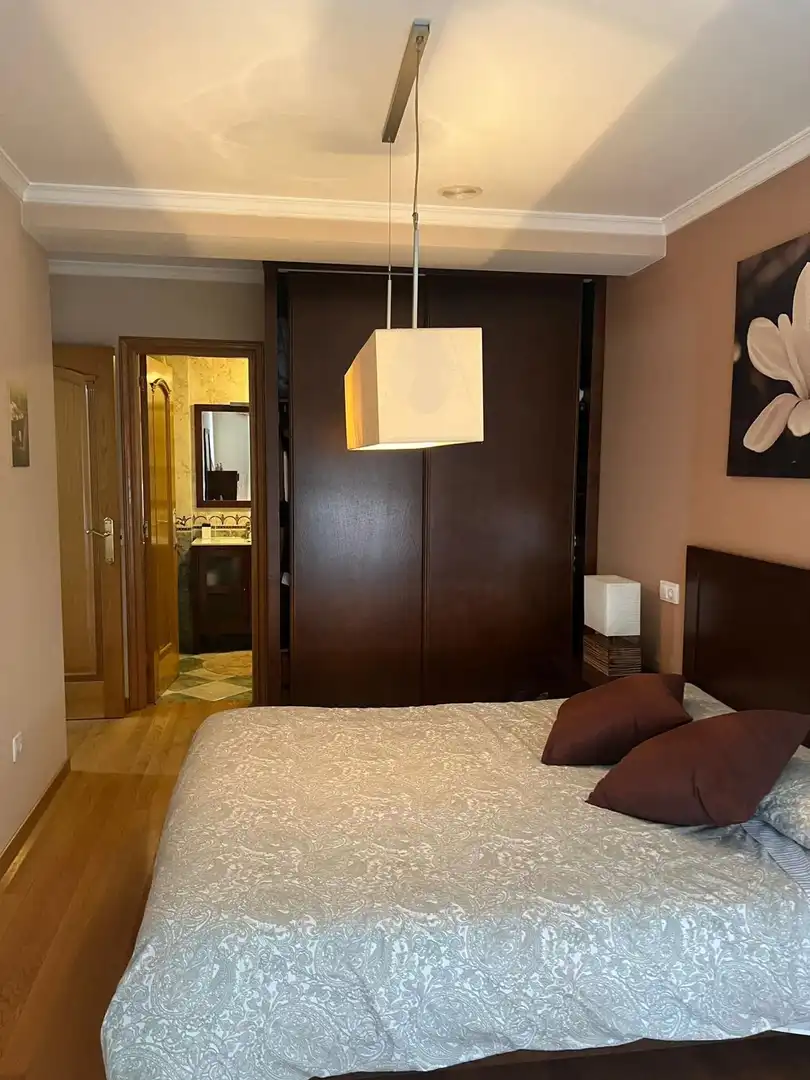 Schlafzimmer von Wohnungen zur Miete in Noia mit Heizung, Möbliert und Balkon