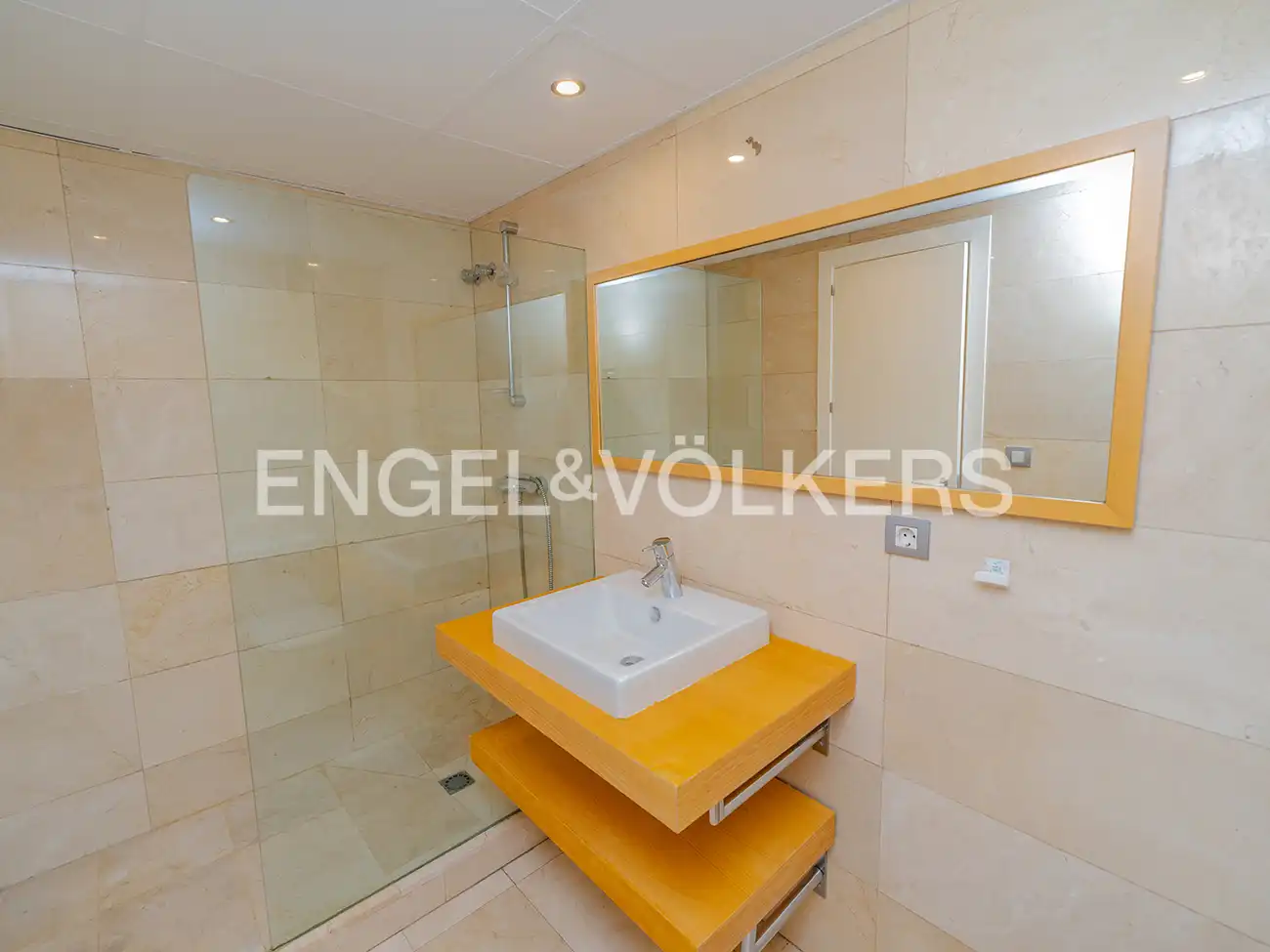 Badezimmer von Wohnung zur Miete in Alicante / Alacant mit Klimaanlage, Heizung und Terrasse