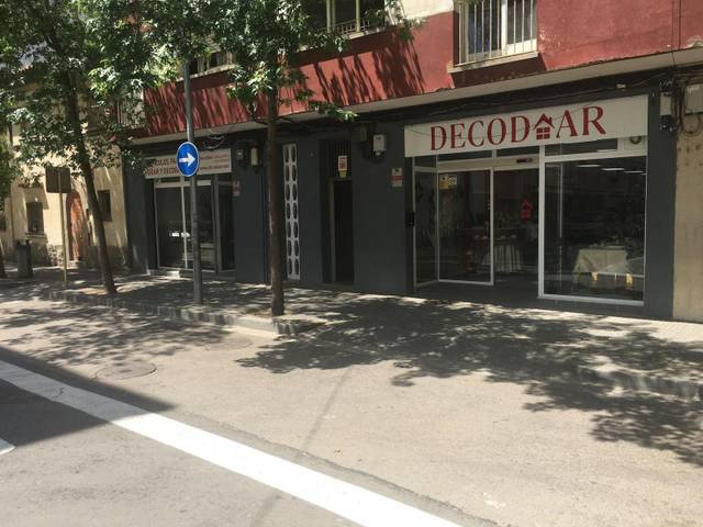 Local comercial en Alquiler en Barri dels Escriptors