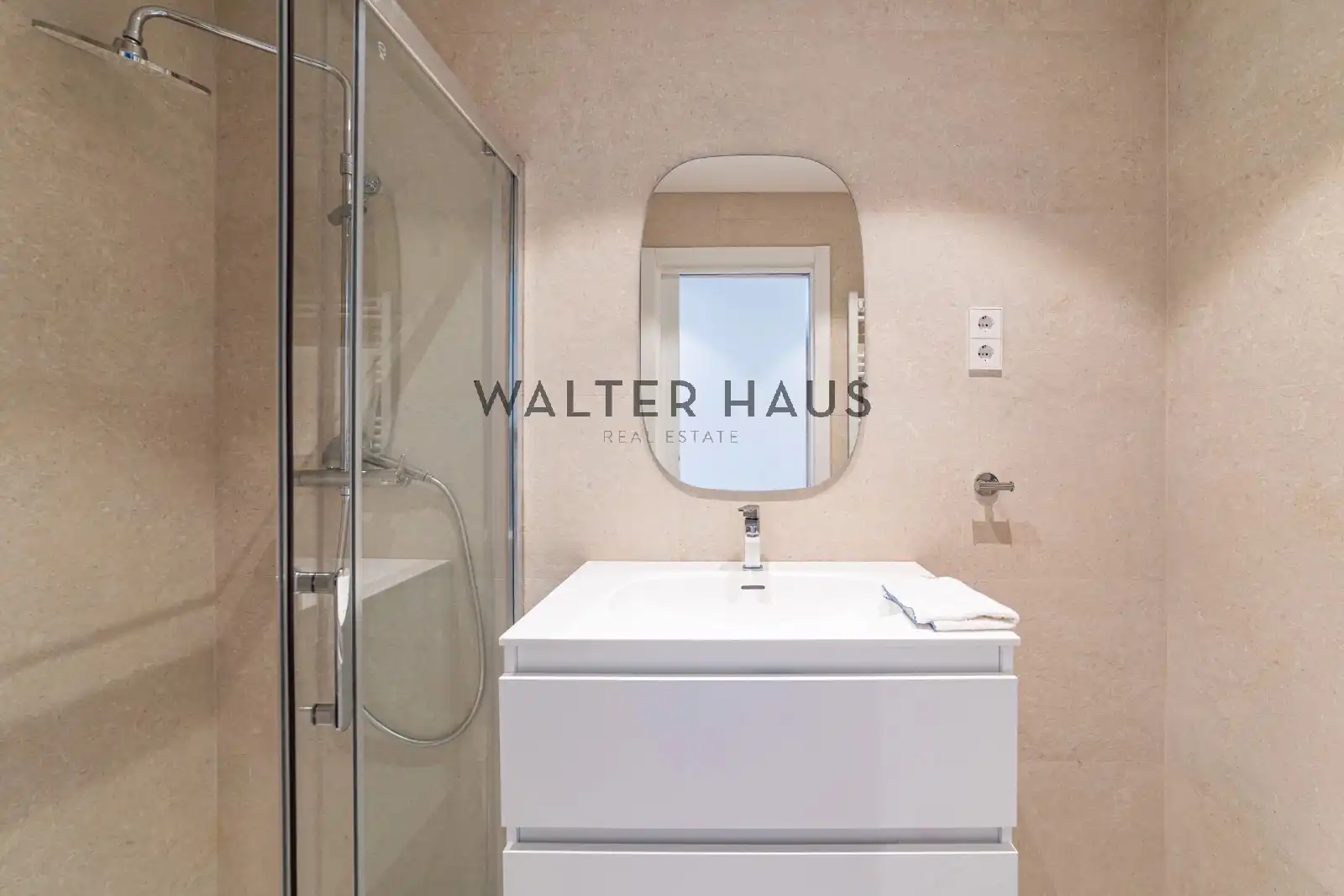 Baño de Piso en venta en Madrid con Aire acondicionado, Calefacción y Horno