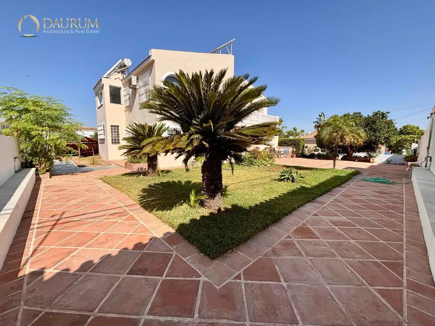 Vista exterior de Casa o chalet en venta en Alhaurín de la Torre con Aire acondicionado, Terraza y Trastero