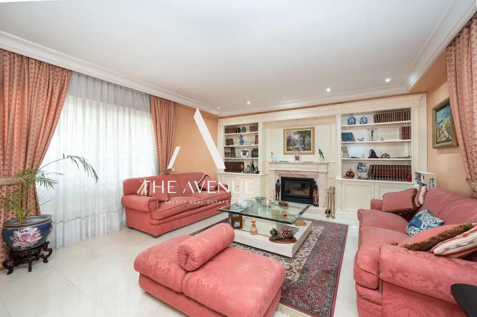 Sala d'estar de Casa o xalet en venda en Boadilla del Monte amb Aire condicionat, Calefacció i Jardí privat