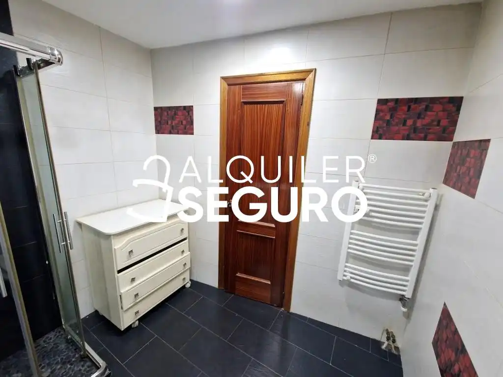 Baño de Piso de alquiler en Navalcarnero con Aire acondicionado, Calefacción y Terraza