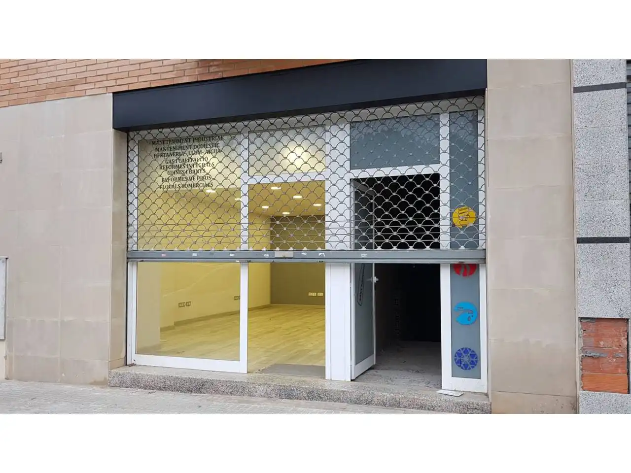 Gewerbefläche zum Verkauf in Calle CARRER MERCÈ RODOREDA