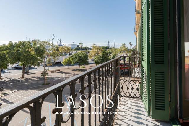 Piso en Venta en Calle de Llauder en Sant Pere, Sta. Caterina i la Ribera