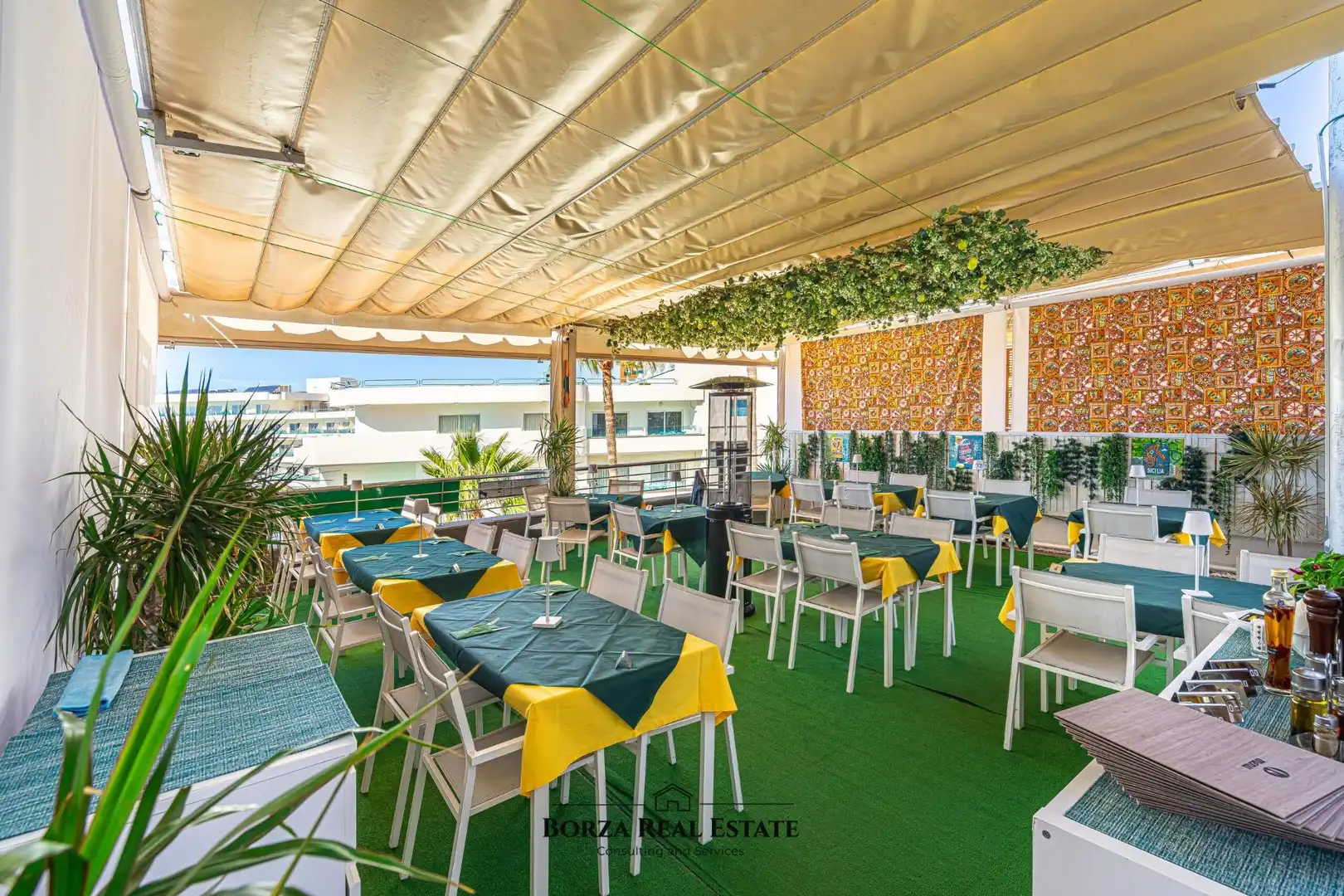 Terraza de Local en traspaso en Adeje con Terraza y Amueblado