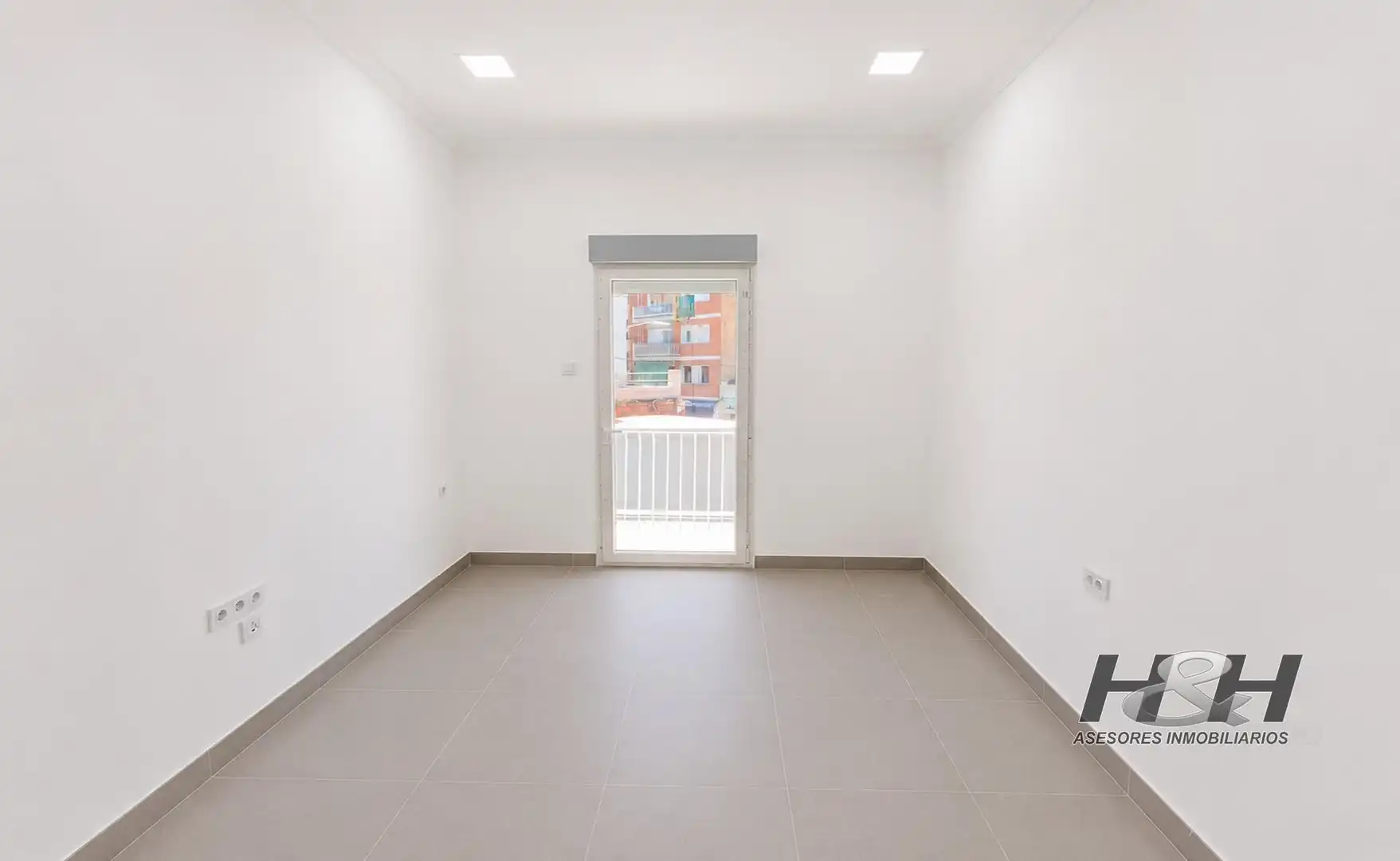Ático de alquiler en Burjassot con Terraza, Trastero y Balcón
