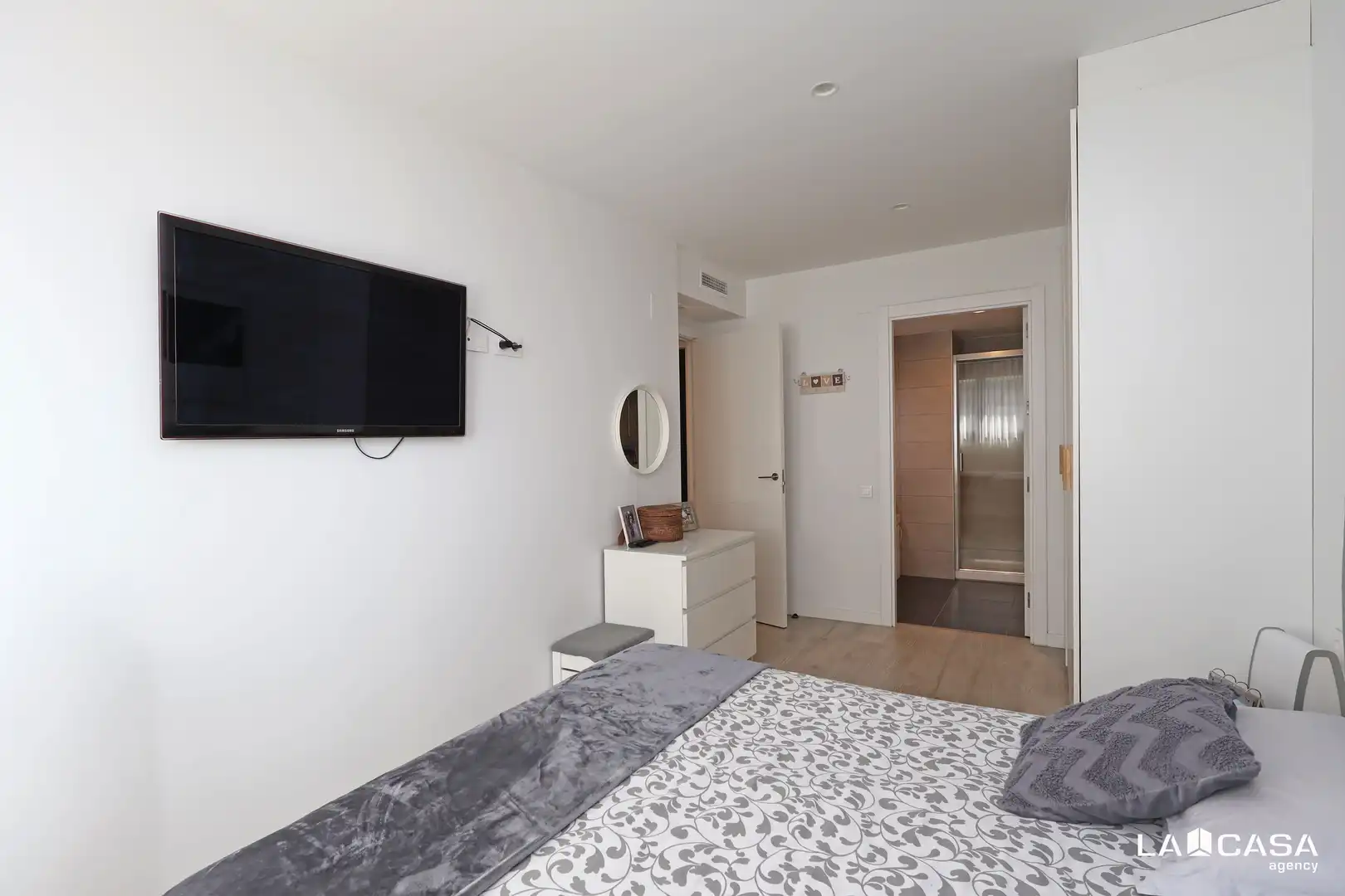 Bedroom of Flat for sale in L'Hospitalet de Llobregat  with Terrace and Swimming Pool