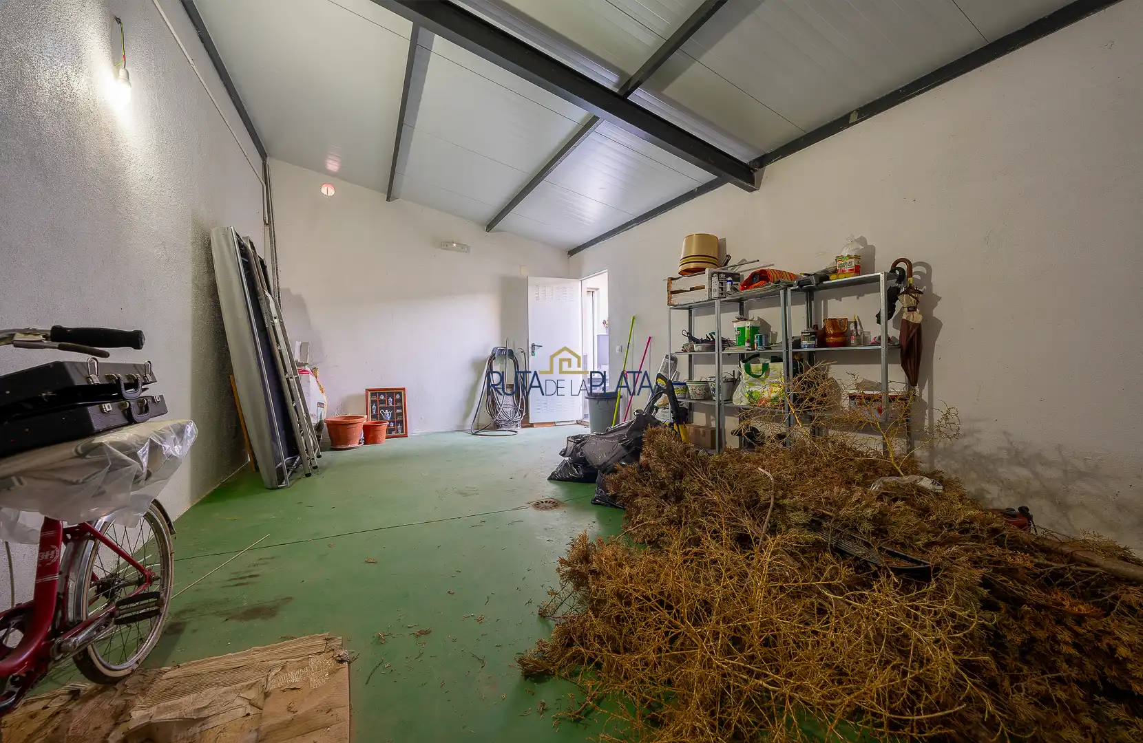Casa adosada en venta en Roales con Calefacción, Jardín privado y Alarma