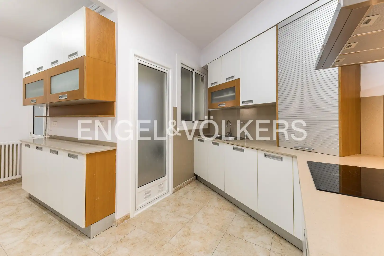 Cocina de Piso de alquiler en Barcelona con Aire acondicionado, Calefacción y Parquet