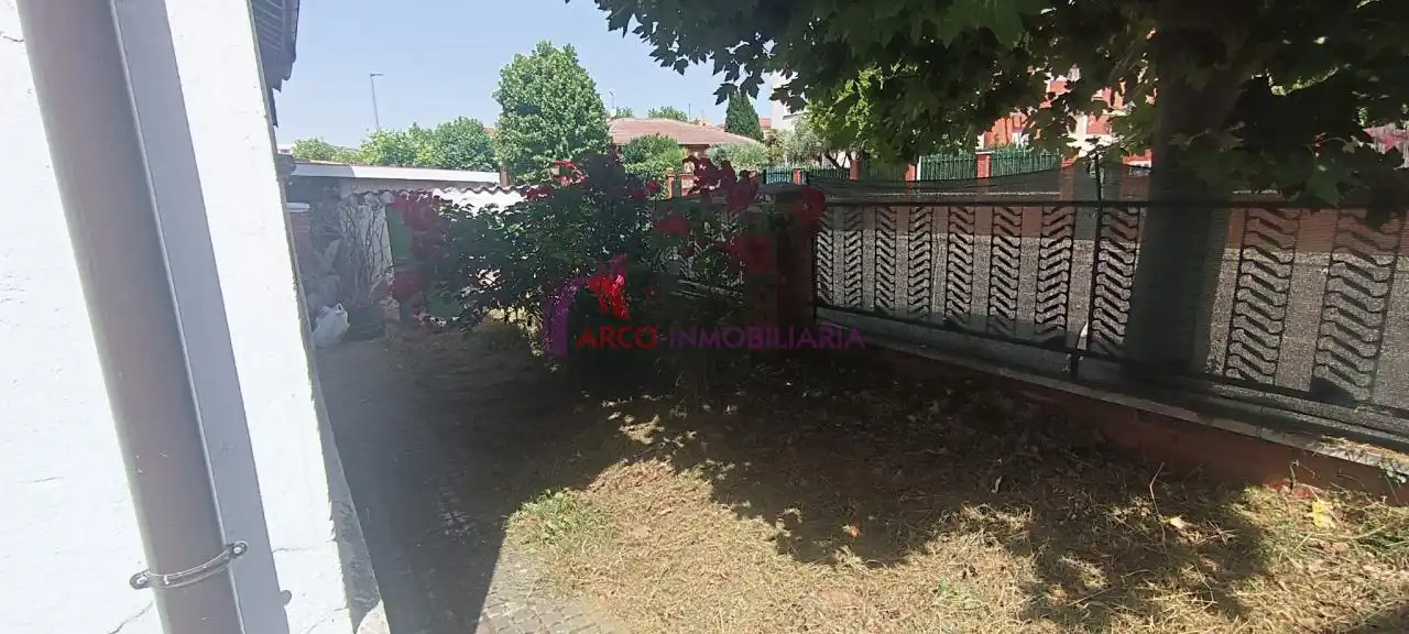 Jardí de Casa o xalet de lloguer en Burgos amb Calefacció, Jardí privat i Moblat