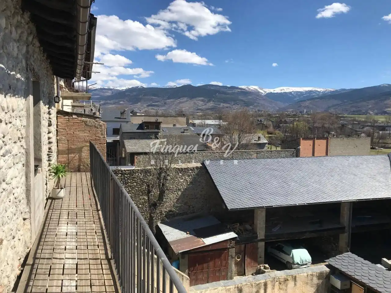 Exterior view of Flat for sale in Bourg - Madame  with Heating, Parquet flooring and Furnished