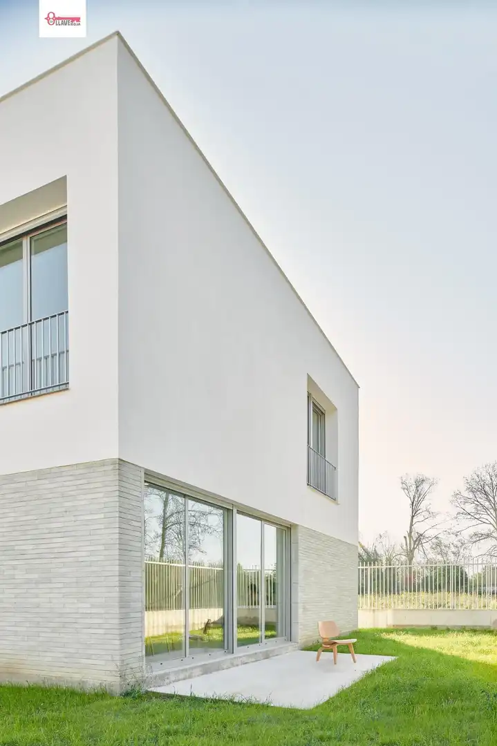 Vista exterior de Casa o xalet en venda en Burgos amb Calefacció i Jardí privat