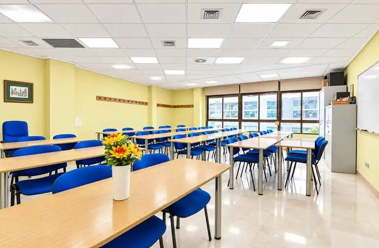 Büro zum Verkauf in Orihuela mit Klimaanlage und Heizung