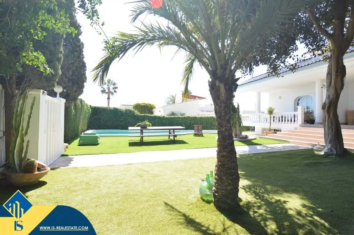 Chalet con jardín en venta en Zona Carrefour - Urbanizaciones, imagen 8