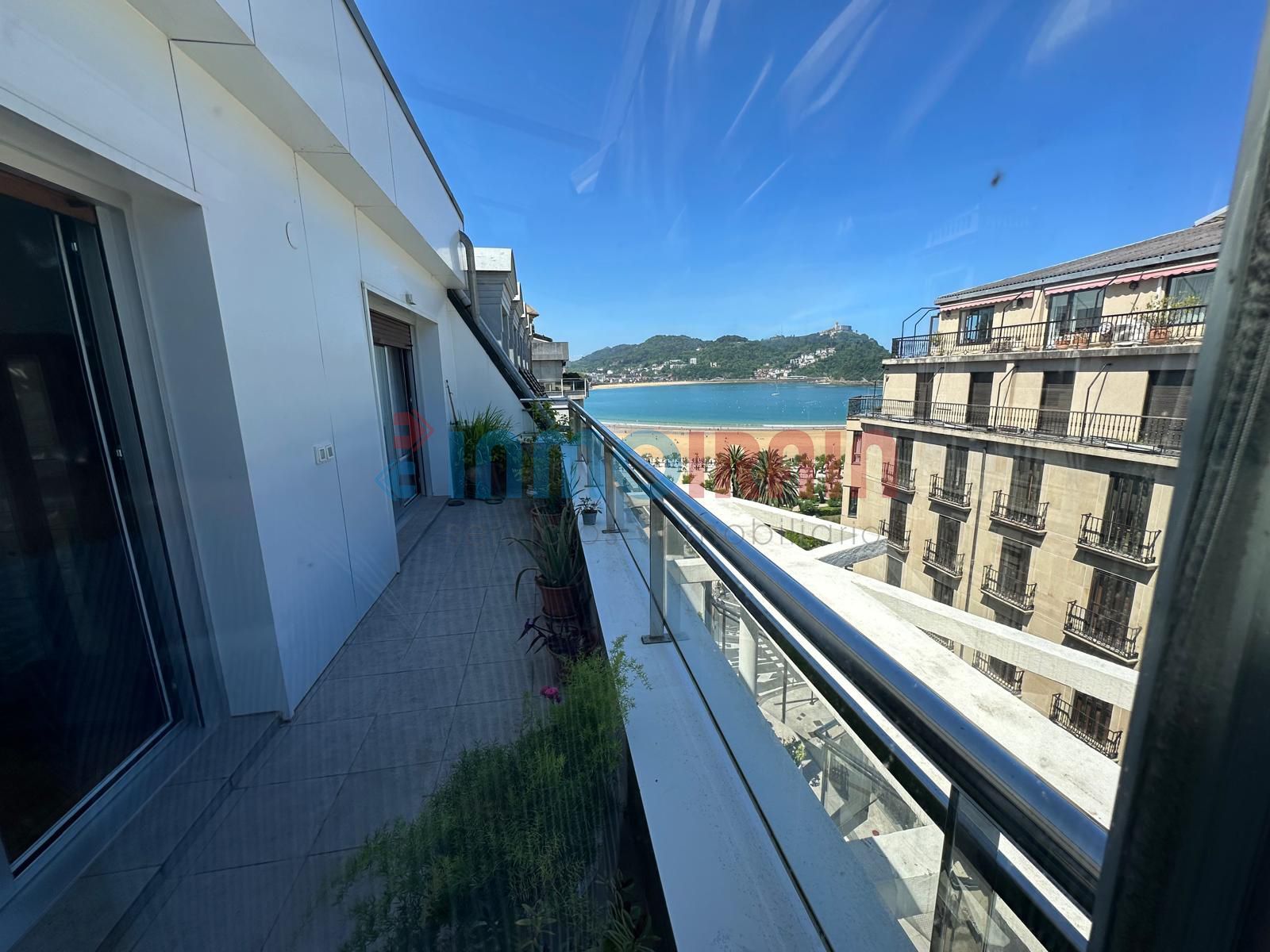 Terrassa de Pis de lloguer en Donostia - San Sebastián  amb Terrassa i Moblat