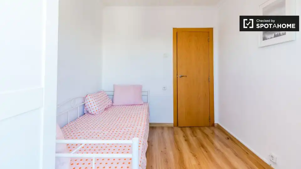 Appartamento con terrazza in affitto a Camins al Grau, imagen 11