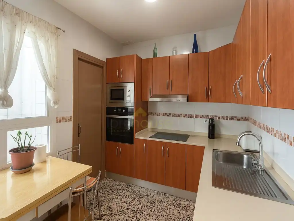 Piso con ascensor en venta en Calle Jeronimo Santa Fe 98, imagen 3