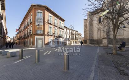 Vista exterior de Pis en venda en Alcalá de Henares amb Calefacció