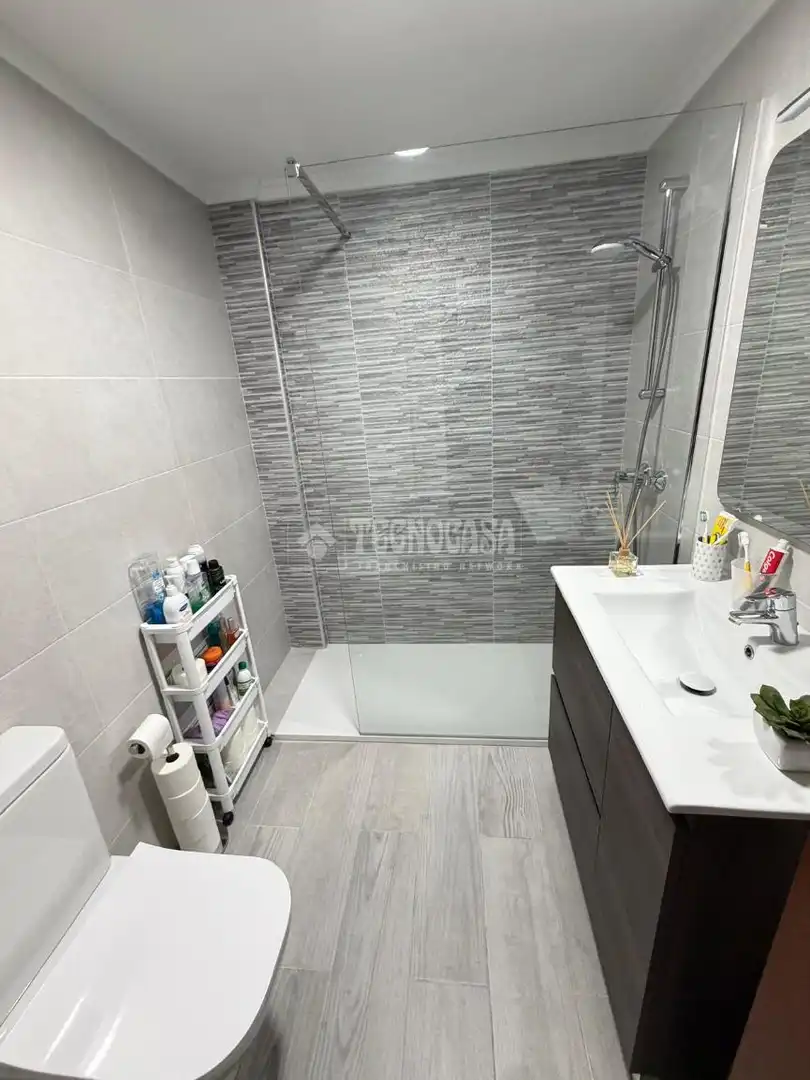 Bathroom of Flat for sale in Alicante / Alacant  with Air Conditioner