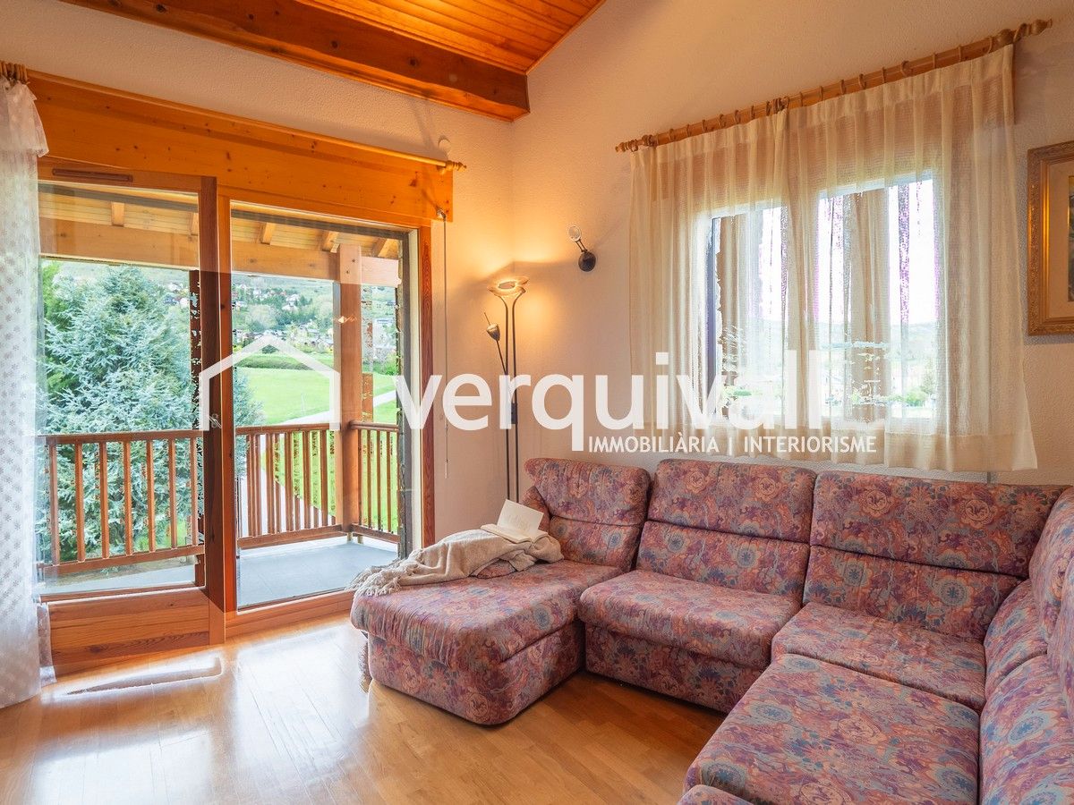 Sala d'estar de Dúplex en venda en Estavar amb Calefacció, Parquet i Terrassa