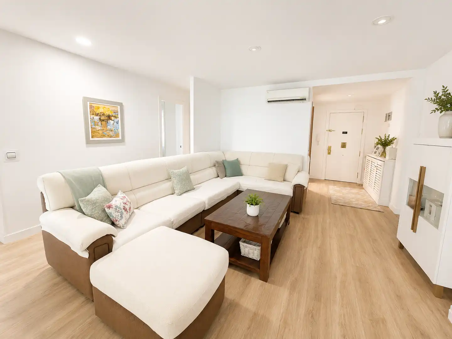 Living room of Flat for sale in Getafe  with Air Conditioner, Heating and Storage room