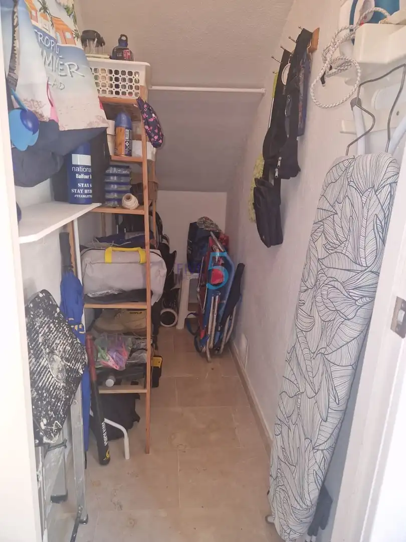 Wohnung zum Verkauf in Orihuela mit Klimaanlage, Terrasse und Schwimmbad