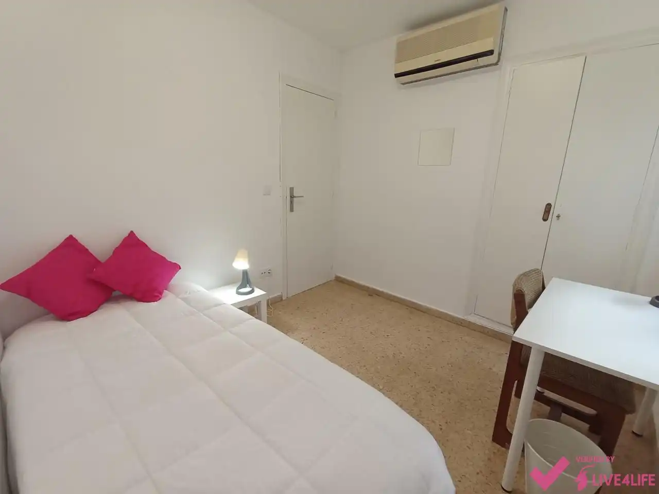 Habitación de Piso de alquiler en Burjassot con Aire acondicionado, Terraza y Amueblado