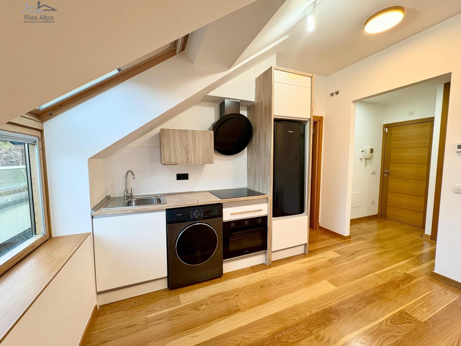 Cuina de Àtic en venda en A Coruña Capital  amb Terrassa i Traster