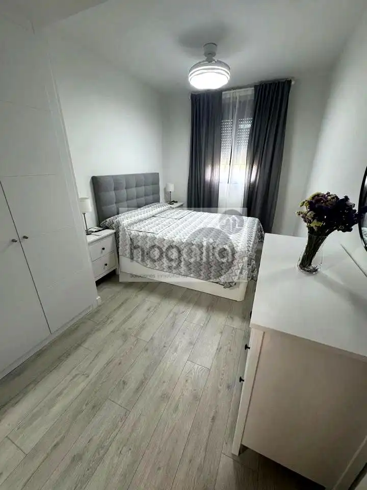Schlafzimmer von Wohnung zur Miete in Sevilla mit Klimaanlage, Heizung und Terrasse