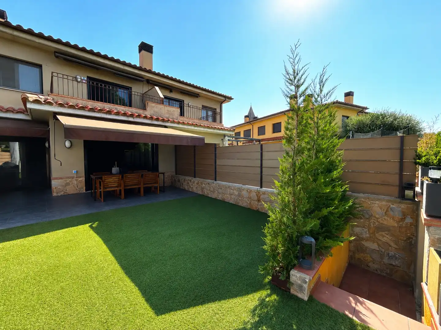 Terrassa de Casa adosada en venda en Aiguaviva amb Aire condicionat, Calefacció i Jardí privat