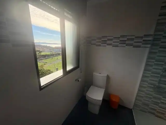 Bany de Casa o xalet en venda en Sanxenxo amb Jardí privat, Terrassa i Moblat