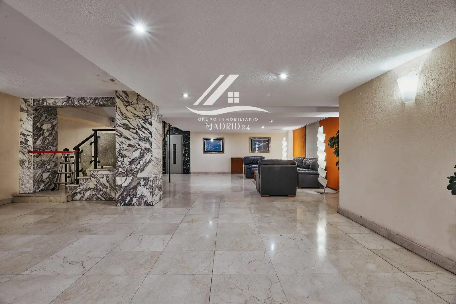 Flat with lift for sale in Calle de Juan Bravo, imagen 2